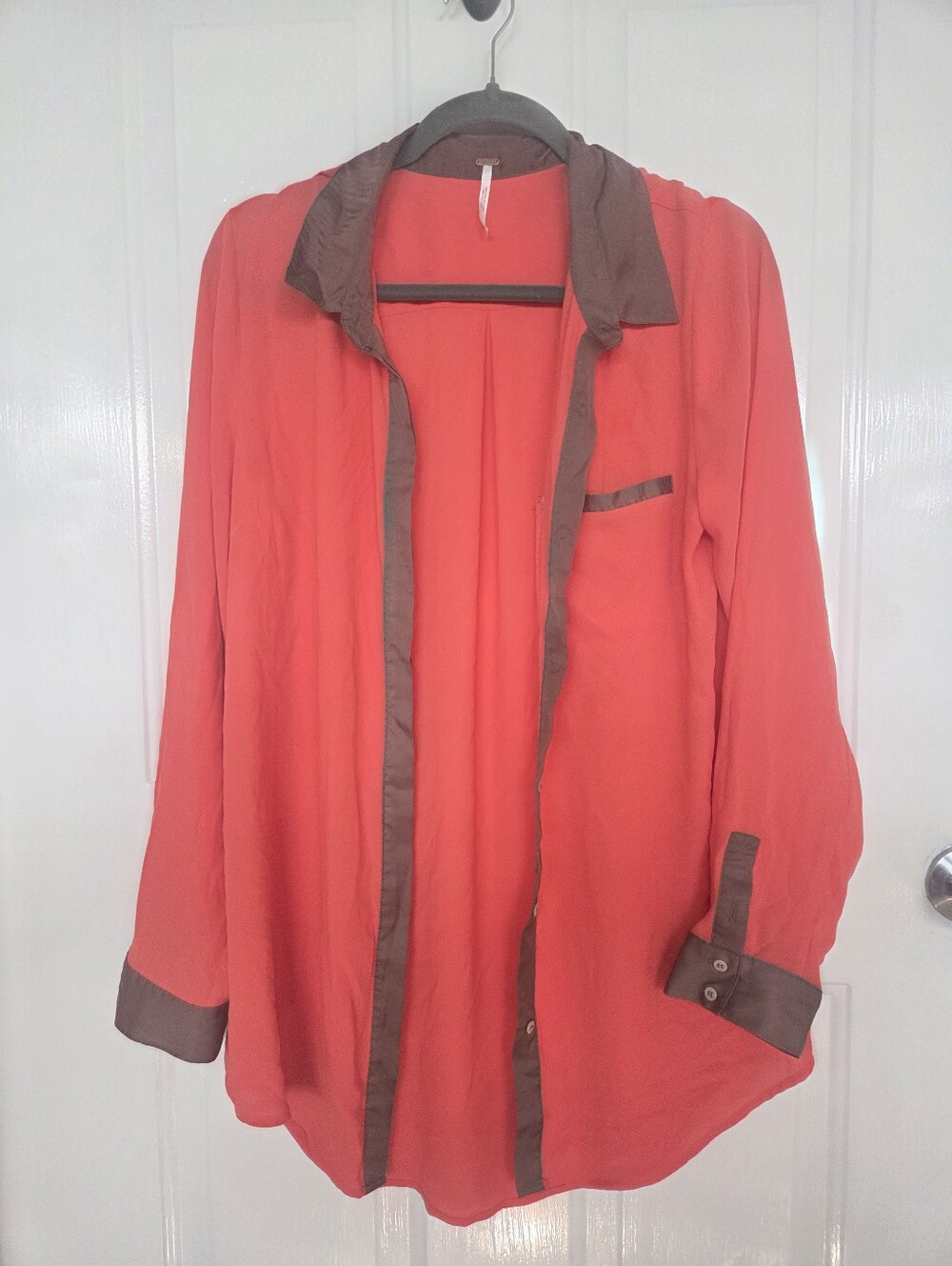 FREE PEOPLE Women's Coral Long-Sleeve Button Front Top with Contrast Trim Large